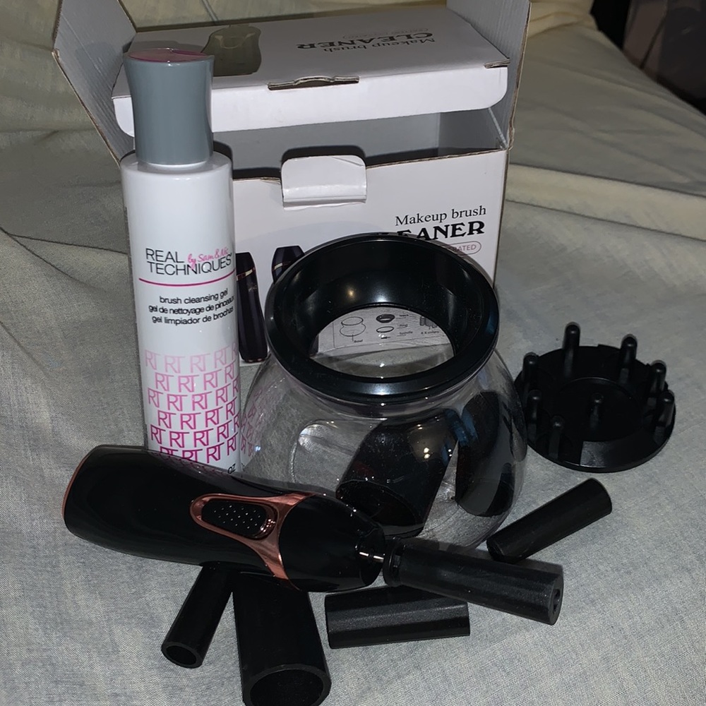 Makeup Brush Cleaner